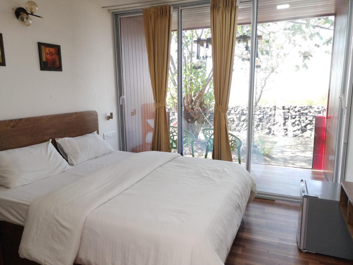 The Koasta Sea View Resort Korlai Exterior foto
